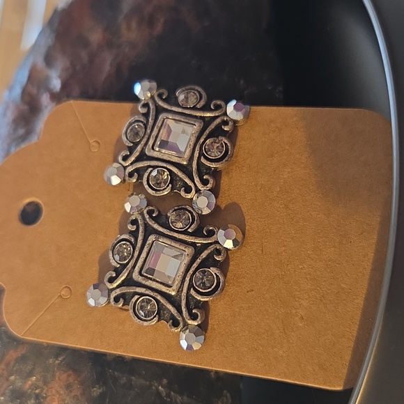 Chicos Crystal Hematite Pierced - Picture 1 of 3